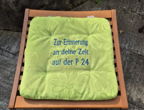 Besticktes Sitzkissen zum Ruhestand